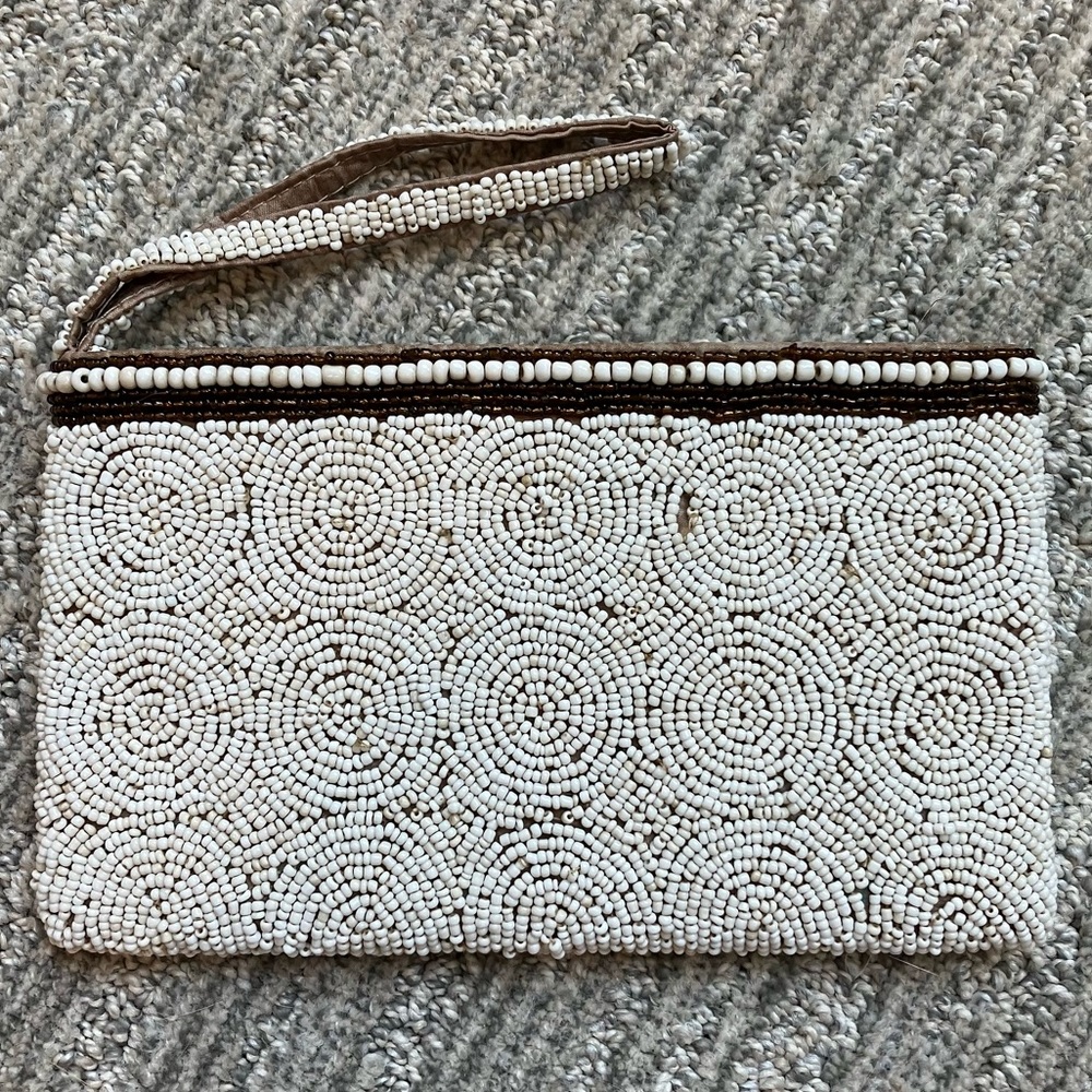 Vintage beaded white wristlet clutch, no brand - Picture 2 of 9